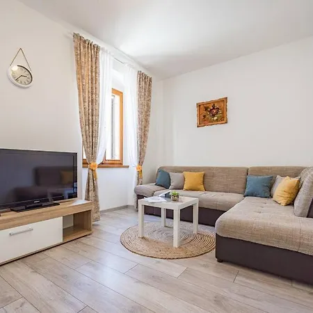 Apartment A&a *