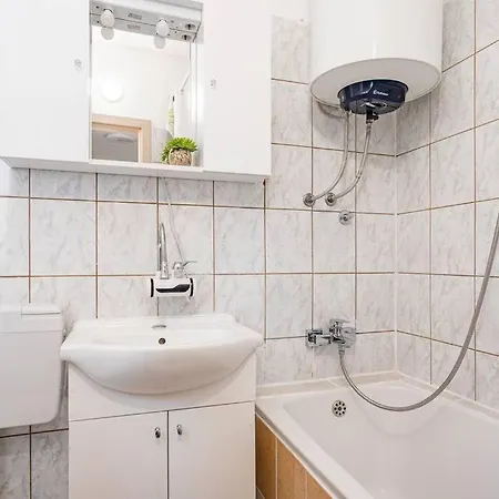 A&a Apartment *